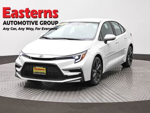 Used 2024 Toyota Corolla SE FWD image 1