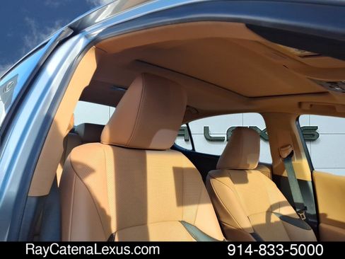 Certified 2022 Lexus ES 350 w/ Premium Package image 20