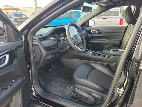 New 2026 Jeep Compass Latitude AWD/4WD image 12