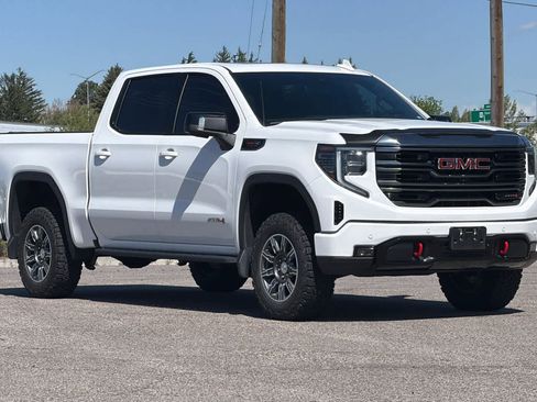 Used 2024 GMC Sierra 1500 AT4 w/ Technology Package AWD/4WD image 9