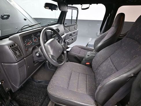 Used 2002 Jeep Wrangler X image 18