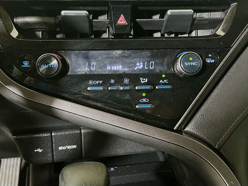 Used 2024 Toyota Camry XSE FWD image 23