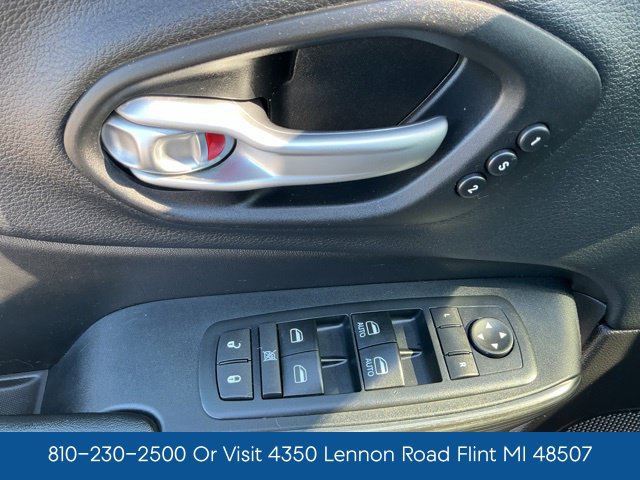 Used 2016 Jeep Cherokee Limited w/ Luxury Group AWD/4WD image 19
