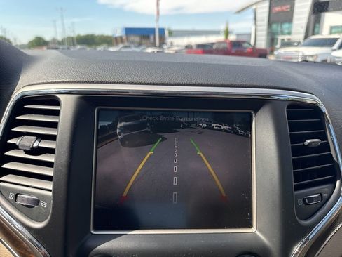 Used 2015 Jeep Grand Cherokee Limited w/ Trailer Tow Group IV AWD/4WD image 22