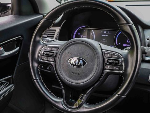 Certified 2019 Kia Niro EX w/ Cold Weather Package 2.0 FWD image 15