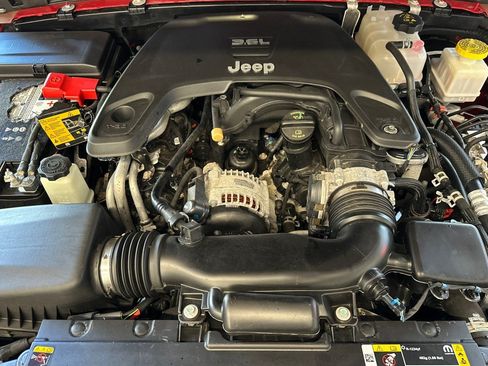 Used 2021 Jeep Gladiator Sport w/ Trailer Tow Package AWD/4WD image 32