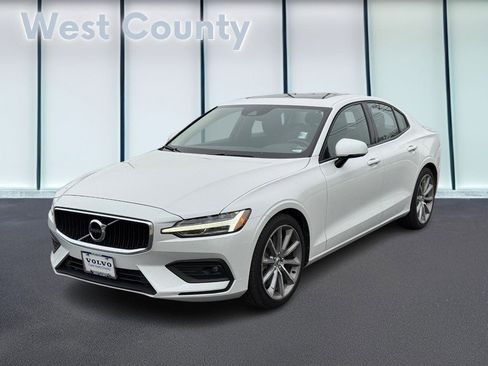 Used 2021 Volvo S60 T6 Momentum w/ Protection Package Premier image 9