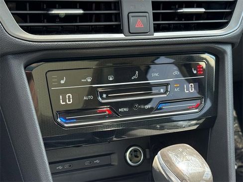 New 2025 Volkswagen Taos SE image 14