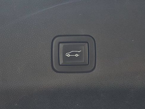 Used 2021 GMC Yukon XL AT4 w/ AT4 Premium Package AWD/4WD image 12