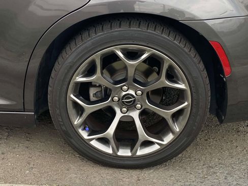 Used 2016 Chrysler 300 S w/ 300S Premium Group RWD image 10