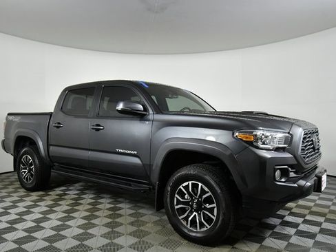 Used 2023 Toyota Tacoma TRD Sport image 9