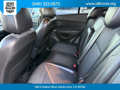 Used 2018 Chevrolet Trax LT w/ LT Convenience Package FWD image 8