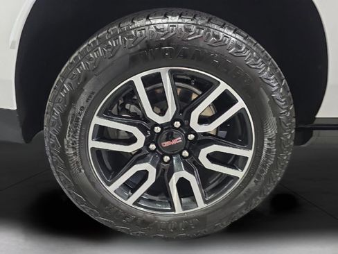 Used 2024 GMC Yukon XL AT4 w/ AT4 Premium Package image 27
