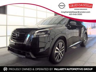 Certified 2025 Nissan Pathfinder Platinum FWD video 1