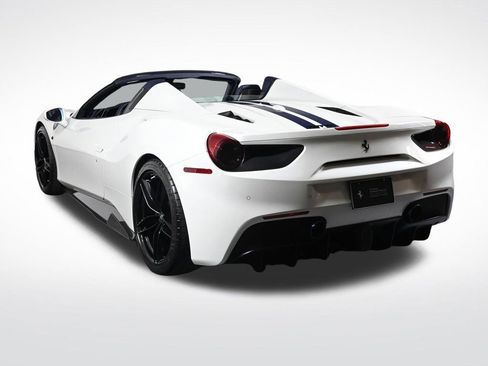 Used 2018 Ferrari 488 Spider RWD image 2