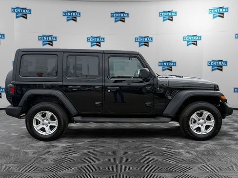 Used 2022 Jeep Wrangler Unlimited Sport AWD/4WD image 6