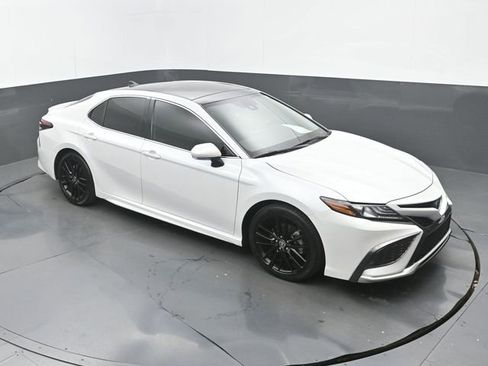 Used 2021 Toyota Camry XSE FWD image 30
