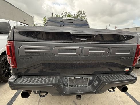 Used 2019 Ford F150 Raptor w/ Equipment Group 802A Luxury AWD/4WD image 17