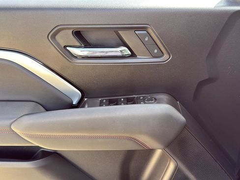 Used 2023 Chevrolet Colorado Z71 w/ Z71 Convenience Package 2 image 13