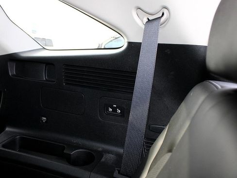 Used 2023 Kia Sorento S w/ Panoramic Sunroof Package image 42