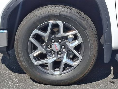Used 2024 GMC Sierra 1500 SLT AWD/4WD image 8