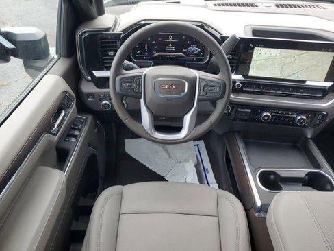 New 2025 GMC Sierra 2500 SLT w/ SLT Convenience Package image 17