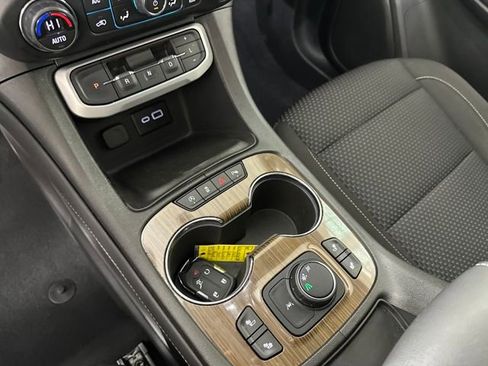 Used 2023 GMC Acadia SLE w/ Driver Convenience Package image 20