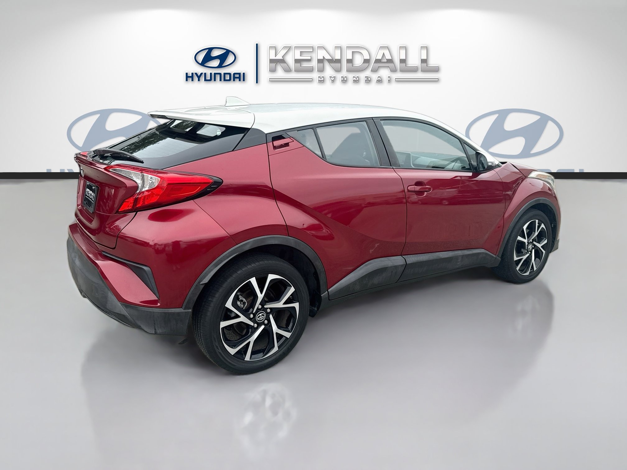 Used 2018 Toyota C-HR XLE FWD image 6