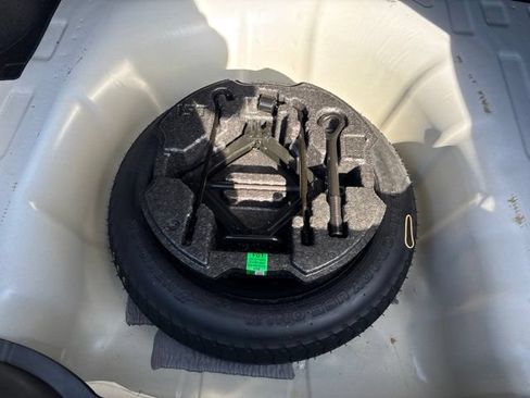 Used 2025 Hyundai Elantra SEL FWD image 36