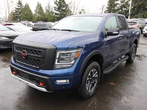 Used 2024 Nissan Titan PRO-4X w/ Pro-4x Convenience Package image 8