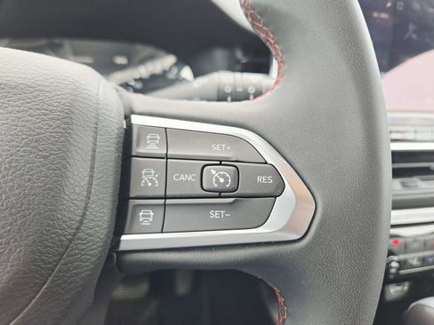 Used 2024 Jeep Compass Trailhawk AWD/4WD image 23