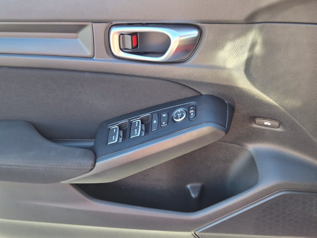 Used 2023 Honda Civic Sport image 28
