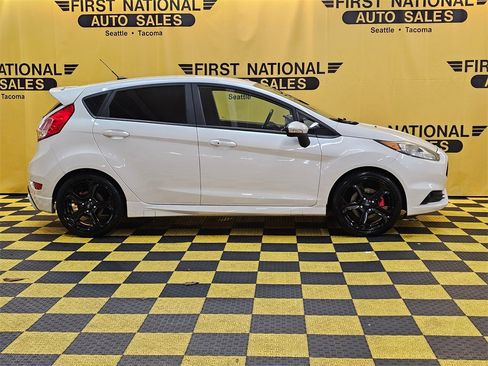 Used 2016 Ford Fiesta ST image 2