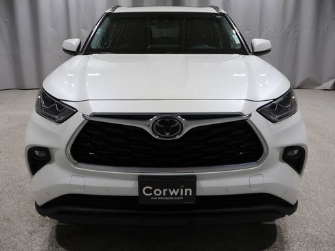 Used 2021 Toyota Highlander Limited image 9