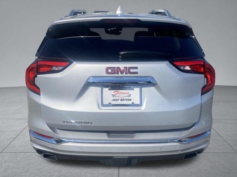 Used 2020 GMC Terrain Denali w/ Denali Premium Package FWD image 10