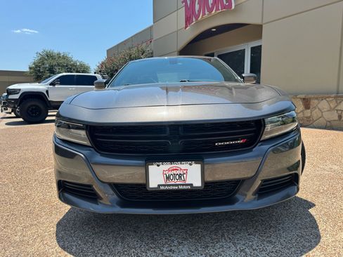 Used 2020 Dodge Charger SXT RWD image 3