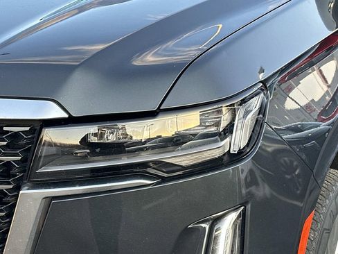 Used 2022 Cadillac Escalade Premium Luxury image 8