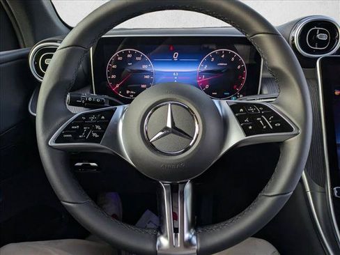 Used 2026 Mercedes-Benz GLC 300 image 14