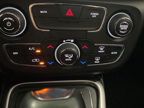 Used 2021 Jeep Compass Latitude w/ Convenience Group AWD/4WD image 17