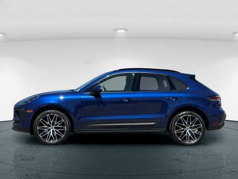 Used 2023 Porsche Macan AWD/4WD image 4