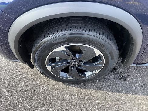 Certified 2025 Nissan Rogue SV AWD/4WD image 9