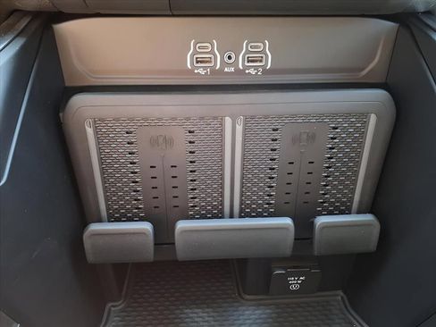 New 2025 RAM 2500 Big Horn AWD/4WD image 11