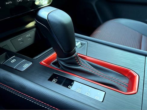 New 2025 Nissan Kicks SR image 19