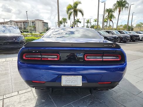 Used 2021 Dodge Challenger R/T Scat Pack w/ Dynamics Package image 11