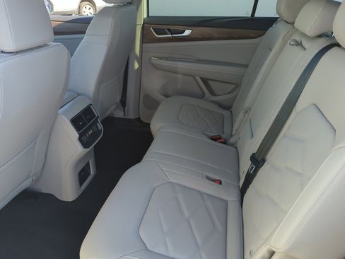 New 2026 Volkswagen Atlas SE image 17