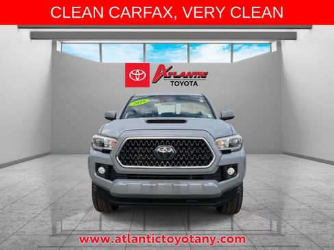 Used 2018 Toyota Tacoma TRD Sport AWD/4WD image 2