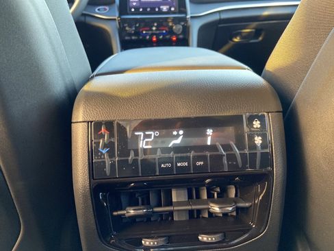 New 2025 Jeep Grand Cherokee L Altitude image 11