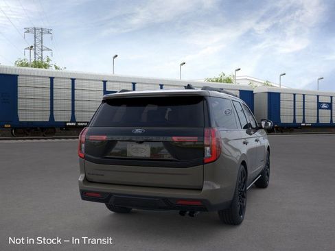 New 2026 Ford Expedition Platinum image 8