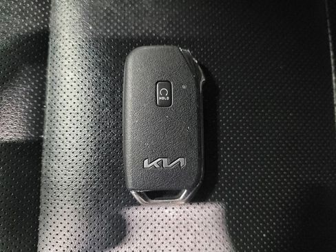 Used 2022 Kia Telluride S AWD/4WD image 32