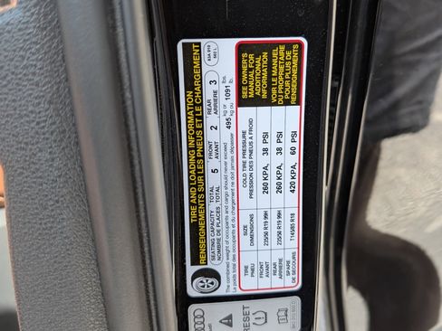 Used 2024 Audi Q3 2.0T Premium Plus w/ Premium Plus Package AWD/4WD image 36